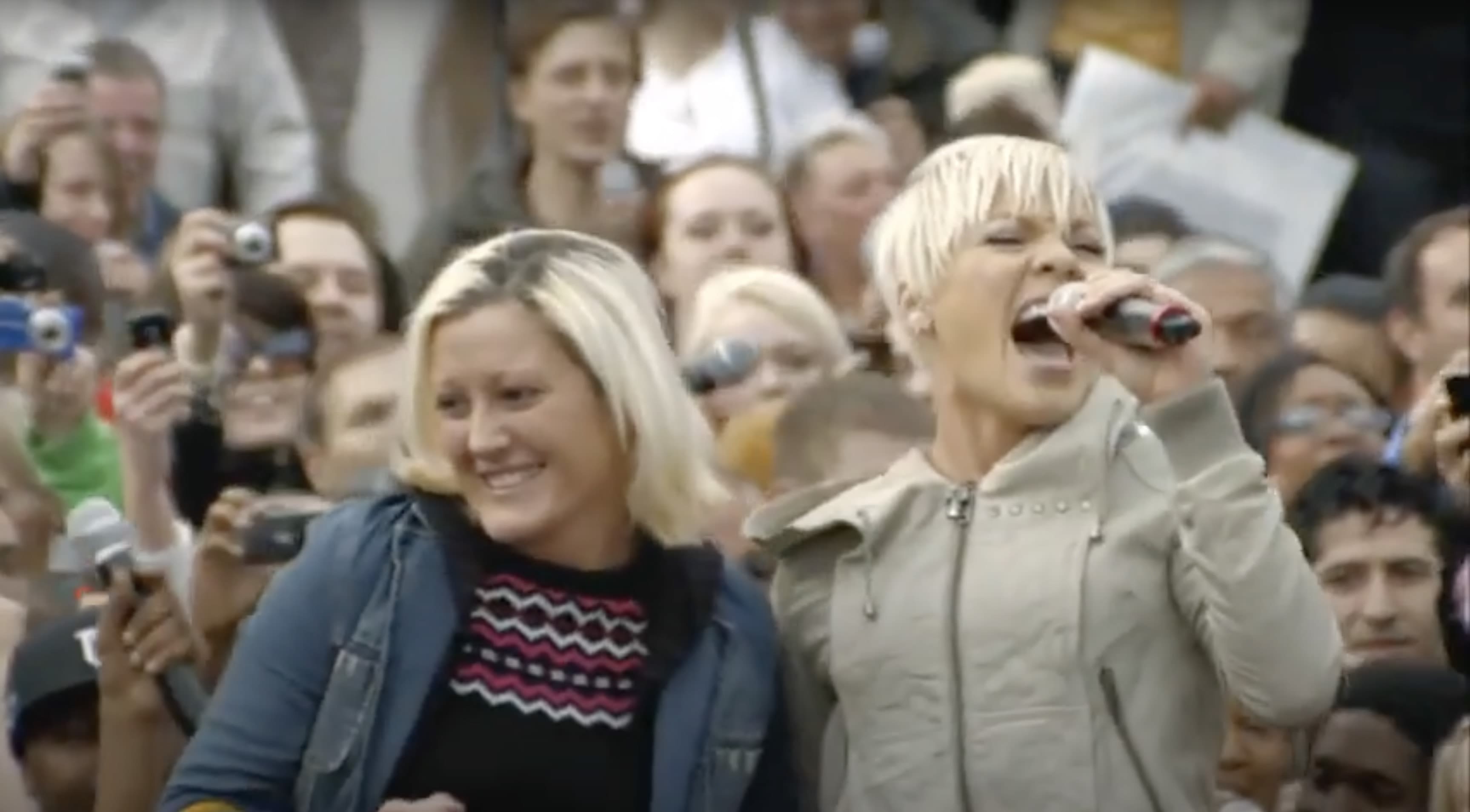 T-Mobile Sing (2009)